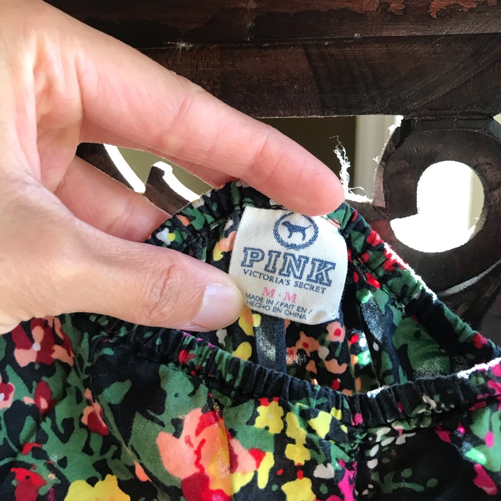 🦚 Victoria’s Secret PINK Navy Floral Romper - Picture 6 of 8